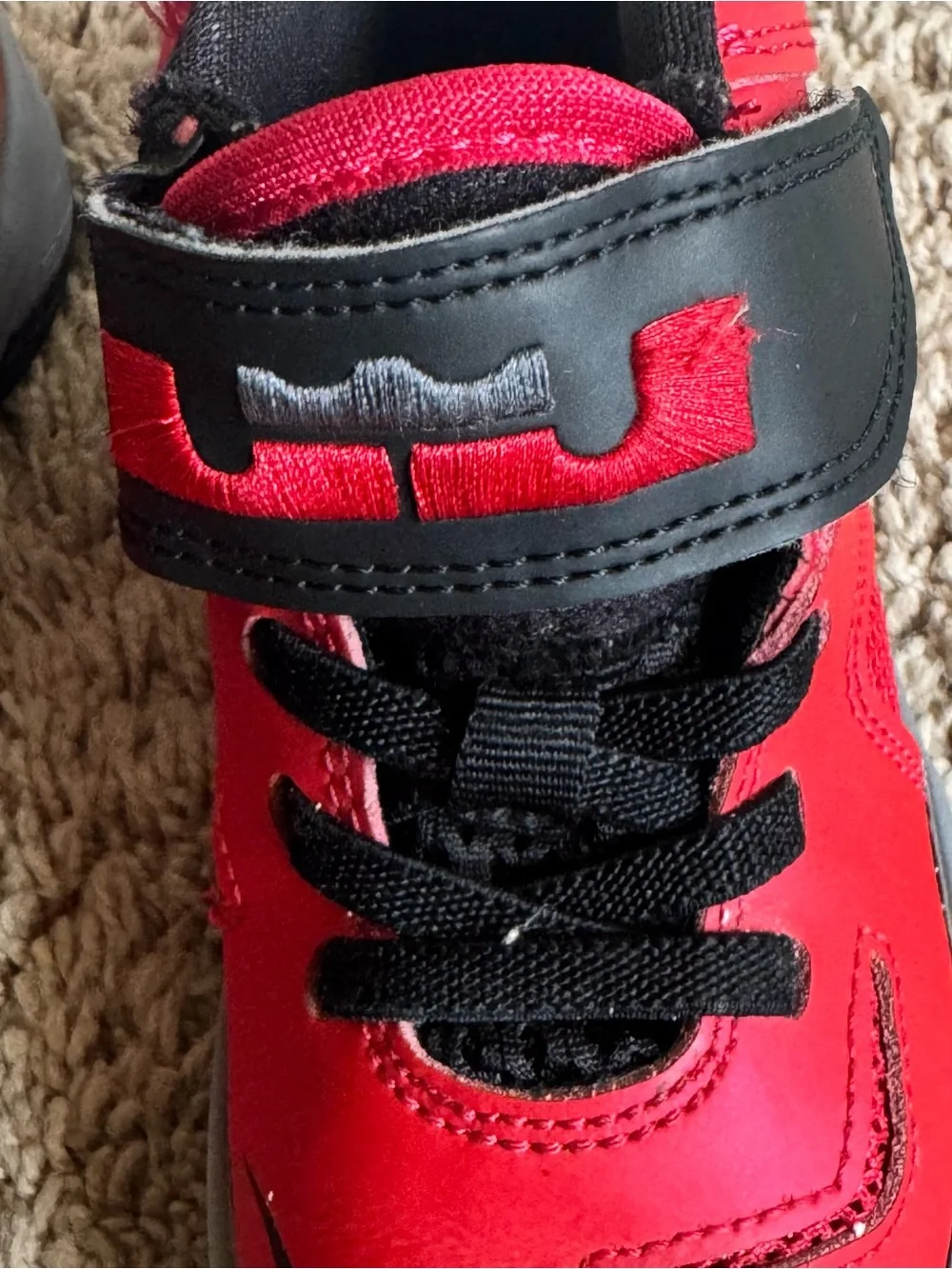 Nike LeBron Soldier 7 Kids Sneakers Size 9C University Red Black Athletic